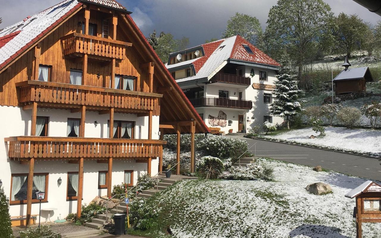 Schwarzwald-Hotel Kraeutle Фельдберг Екстер'єр фото